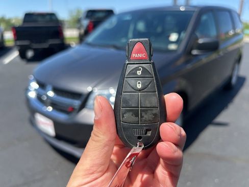 Used 2020 Dodge Grand Caravan SE w/ UConnect Hands-Free Group FWD image 34