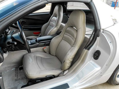 Used 2000 Chevrolet Corvette w/ Memory Pkg image 28