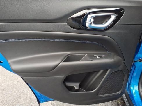 New 2026 Jeep Compass Latitude image 10