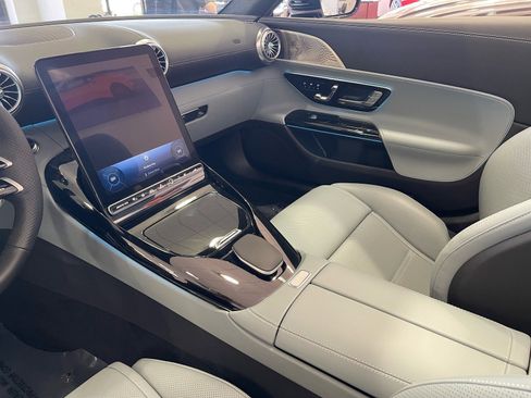 Used 2023 Mercedes-Benz SL 43 AMG image 35