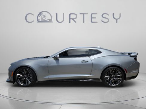 Used 2023 Chevrolet Camaro ZL1 RWD image 2
