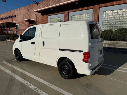 Used 2019 Nissan NV200 SV w/ Navigation Package FWD image 4