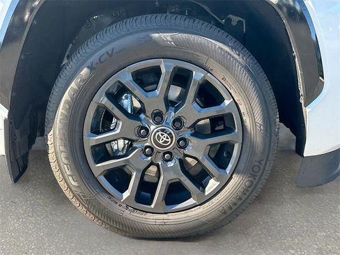 Used 2025 Toyota Sequoia Platinum image 33