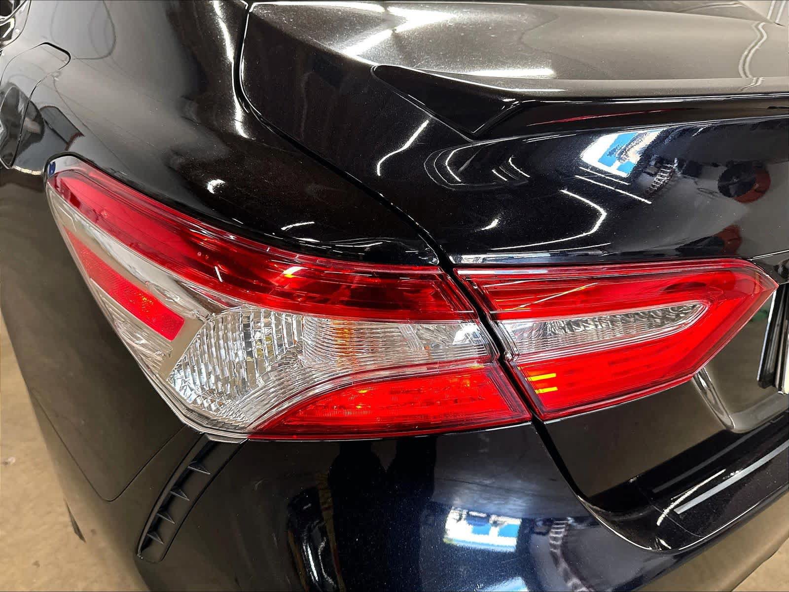 Used 2020 Toyota Camry SE FWD image 30