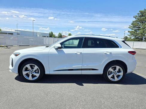 Certified 2025 Audi Q5 Premium w/ Premium Plus AWD/4WD image 3