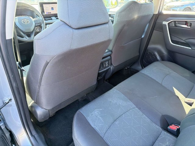 Used 2025 Toyota RAV4 XLE AWD/4WD image 20
