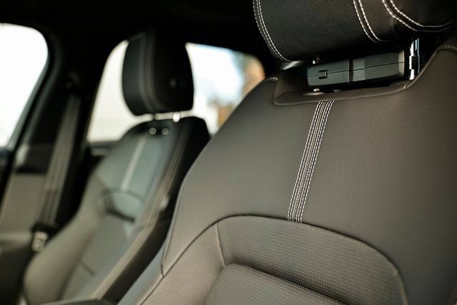 New 2026 Jaguar F-PACE R-Dynamic S AWD/4WD image 19