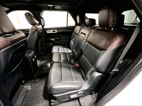 Used 2020 Ford Explorer Platinum image 23