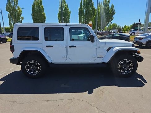 Used 2024 Jeep Wrangler Unlimited Sahara w/ Technology Group AWD/4WD image 6
