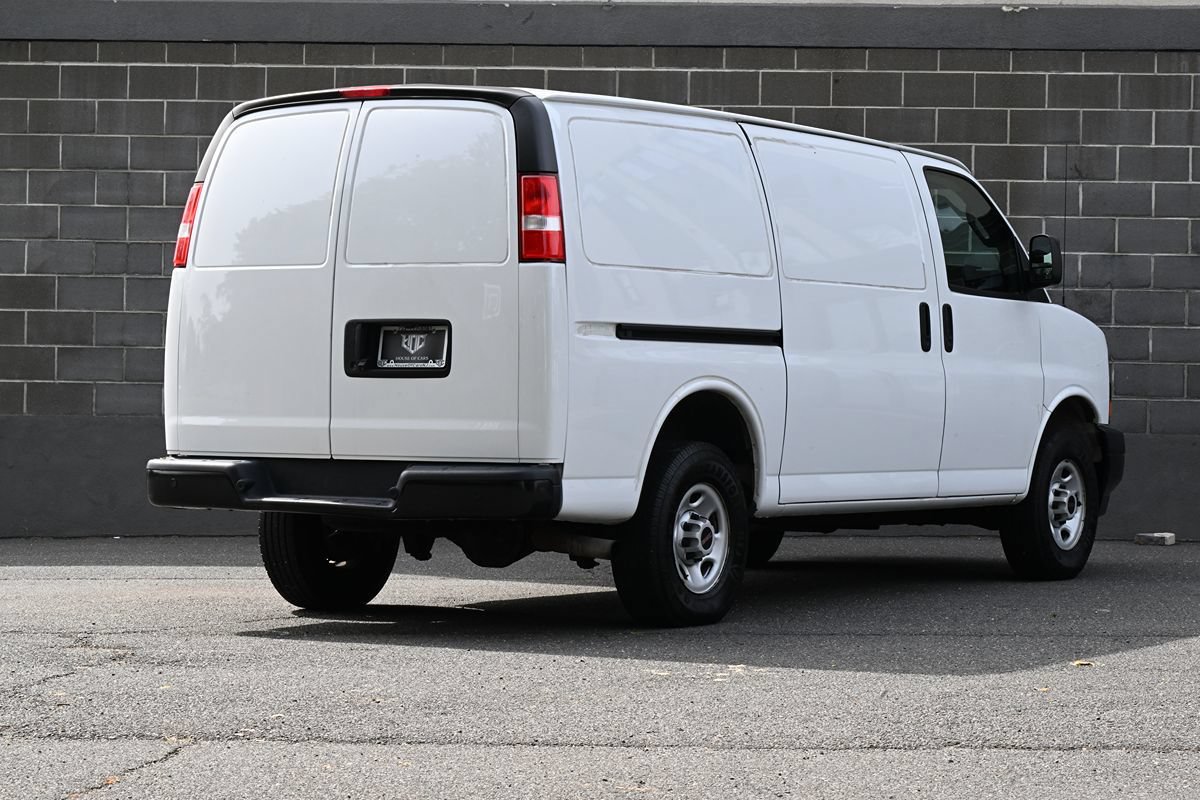 Used 2022 GMC Savana 2500 RWD image 3