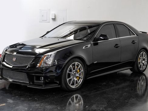 Used 2011 Cadillac CTS V image 7