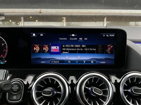 Used 2025 Mercedes-Benz GLA 250 image 36