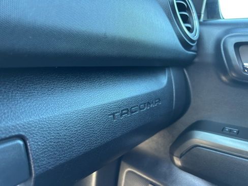 Used 2020 Toyota Tacoma TRD Off-Road w/ TRD Premium Off Road Package image 26