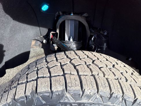 Used 2017 Chevrolet Silverado 1500 LTZ w/ LTZ Plus Package image 28