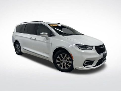 Used 2024 Chrysler Pacifica Pinnacle image 47