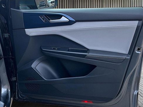 Used 2024 Volkswagen Taos SE image 24