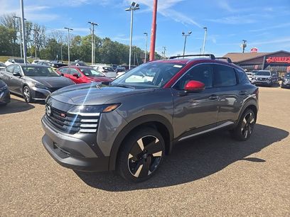 New 2026 Nissan Kicks SR w/ Cold Weather Package