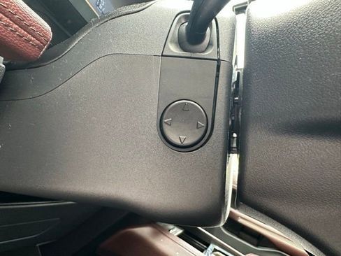 Used 2023 Ford Expedition Max Limited image 30