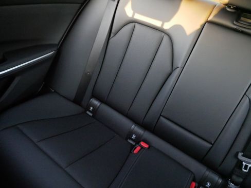 Used 2023 BMW M340i xDrive image 12