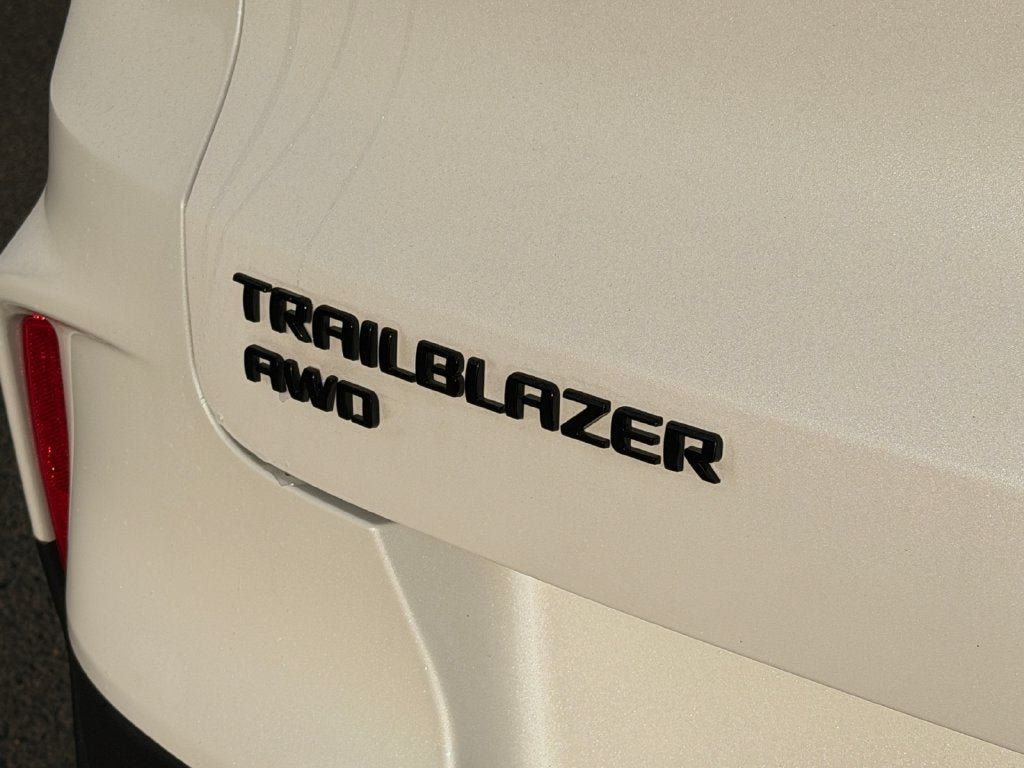 Certified 2025 Chevrolet TrailBlazer RS w/ Convenience Package AWD/4WD image 36