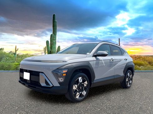 Used 2024 Hyundai Kona SEL AWD/4WD image 2