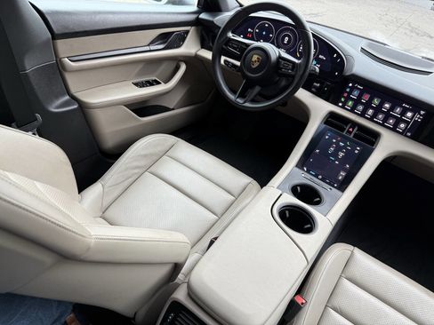 Used 2022 Porsche Taycan RWD image 21