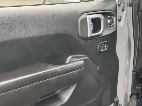 Used 2021 Jeep Wrangler Sport image 19