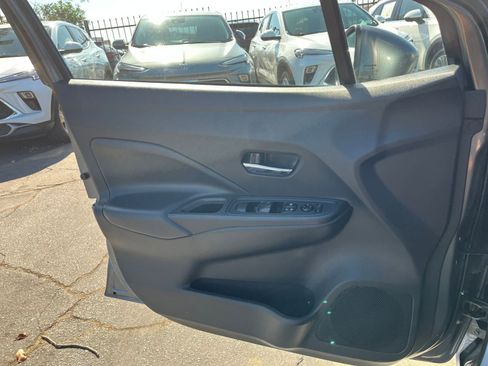 Used 2025 Nissan Versa SV FWD image 18