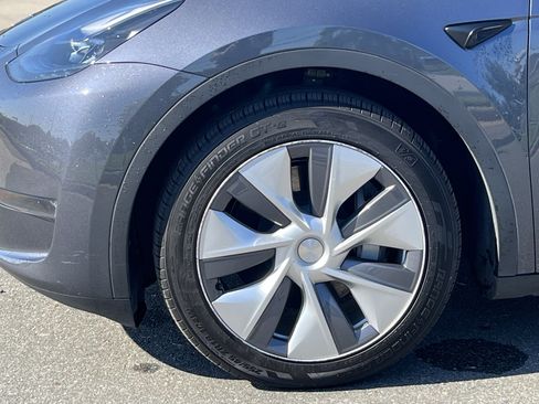 Used 2023 Tesla Model Y Long Range AWD/4WD image 12