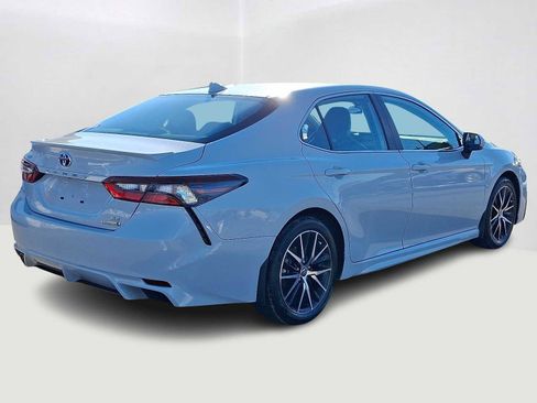 Used 2024 Toyota Camry SE image 6