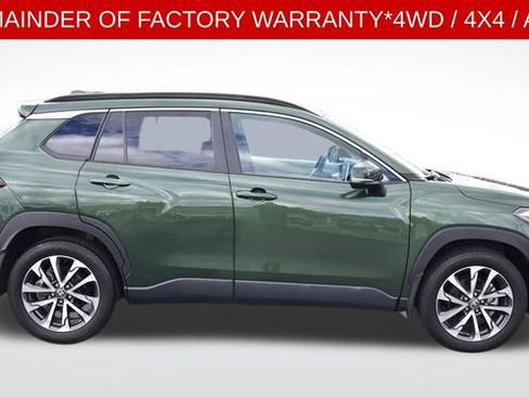Used 2022 Toyota Corolla Cross XLE w/ Convenience Package image 5