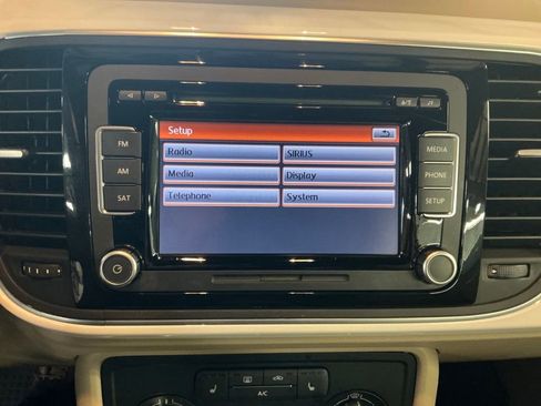 Used 2013 Volkswagen Beetle 2.5 image 24