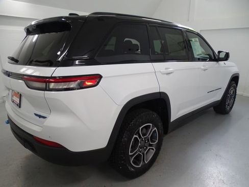 Certified 2023 Jeep Grand Cherokee Trailhawk w/ Advanced Protech Group II AWD/4WD image 25