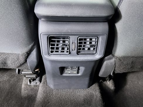 Used 2025 Toyota RAV4 XLE AWD/4WD image 23