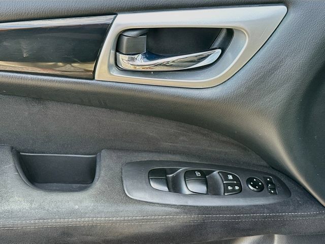 Used 2016 Nissan Pathfinder S AWD/4WD image 17
