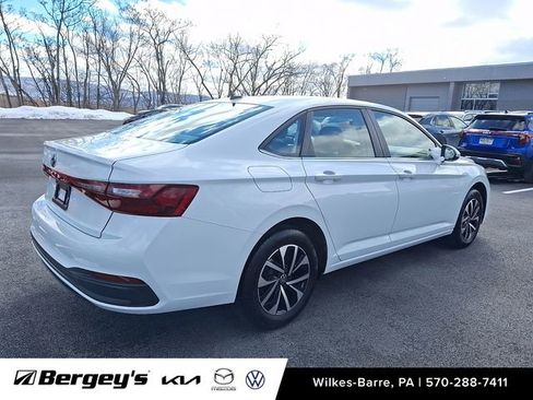 Certified 2025 Volkswagen Jetta S image 4