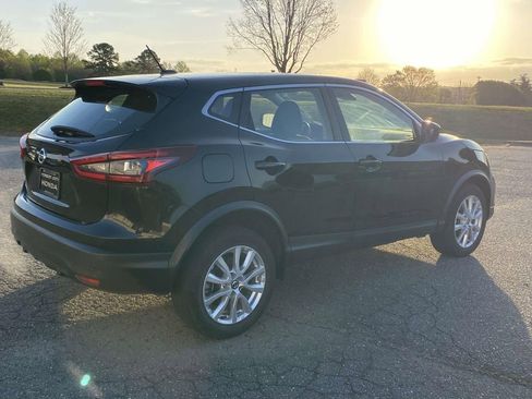 Used 2021 Nissan Rogue Sport S image 5