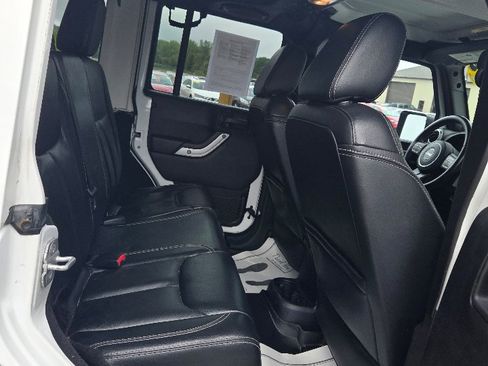Used 2013 Jeep Wrangler Unlimited Sahara w/ Mopar Chrome Edition Group image 13