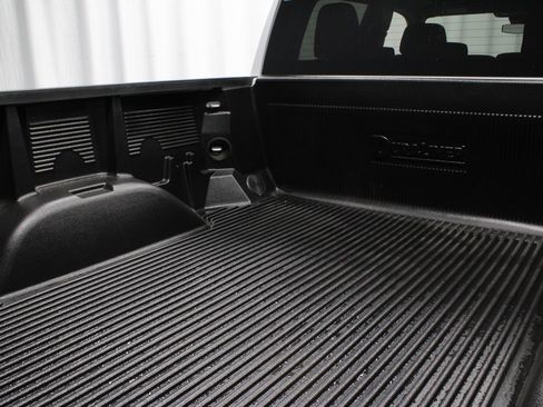 Used 2024 Chevrolet Silverado 1500 LT image 13