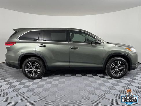 Used 2019 Toyota Highlander LE FWD image 7