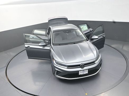 New 2026 Volkswagen Jetta SE image 30