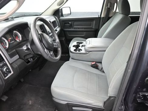 Used 2019 RAM 1500 Express AWD/4WD image 21