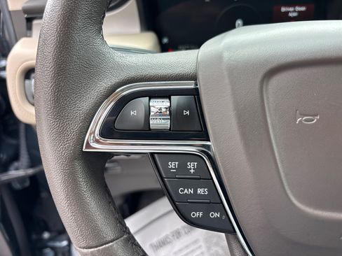 Certified 2023 Lincoln Nautilus AWD w/ Premium Package image 17