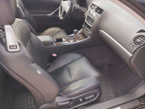 Used 2013 Lexus IS 250C w/ Luxury Pkg RWD image 16