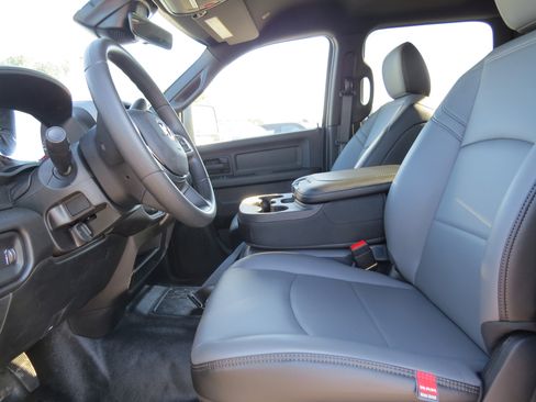 New 2026 RAM 3500 Tradesman w/ Chrome Appearance Group image 16