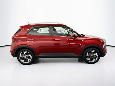 Used 2025 Hyundai Venue SEL FWD image 10