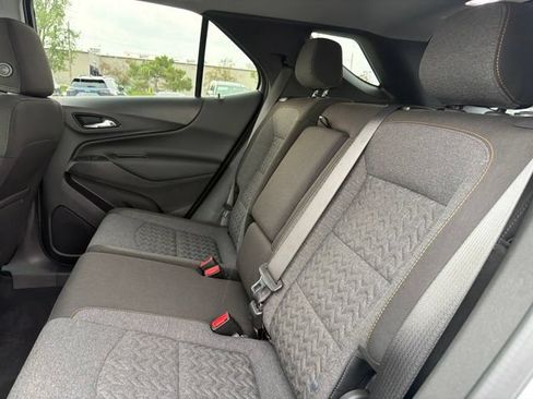 Used 2024 Chevrolet Equinox LT FWD image 18