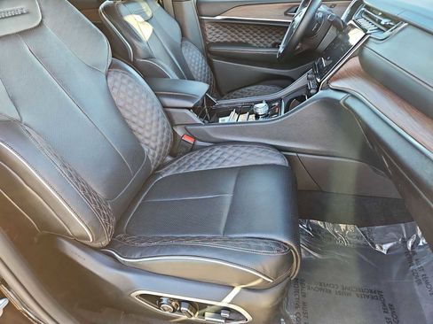 Used 2022 Jeep Grand Cherokee Summit w/ Luxury Tech Group V image 23