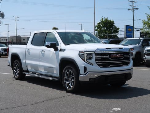 Used 2024 GMC Sierra 1500 SLT w/ SLT Premium Package AWD/4WD image 2