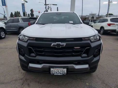 Used 2024 Chevrolet Colorado Trail Boss AWD/4WD image 3
